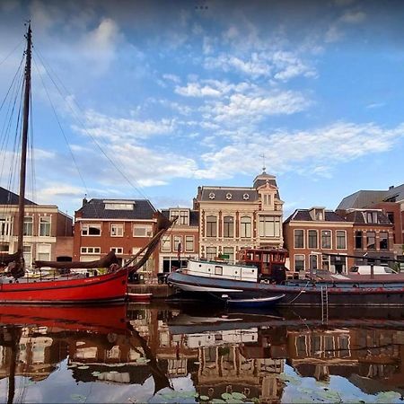 B&B Aan De Gracht Leeuwarden Exteriör bild