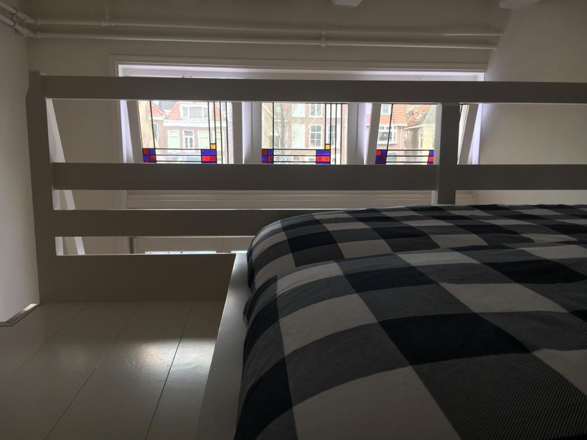 B&B Aan De Gracht Leeuwarden Exteriör bild